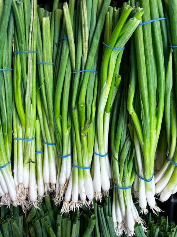 Spring Onion - Vengaya thal - வெங்காயத்தாள் - Image 2